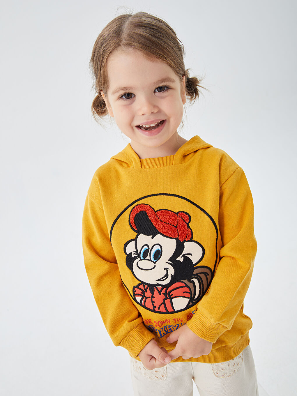 LCW baby Orta Sarı Kapüşonlu Uzun Kollu Nostaljik Maymun Baskılı Unisex Bebek Sweatshirt - 4