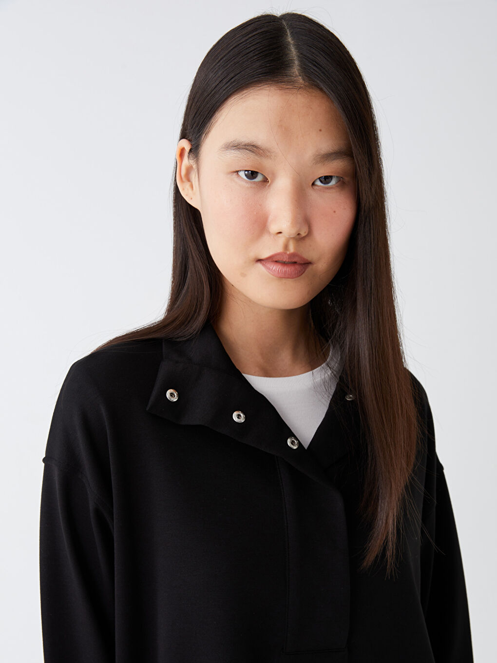 Siyah Dik Yaka Düz Uzun Kollu Kadın Tunik-1