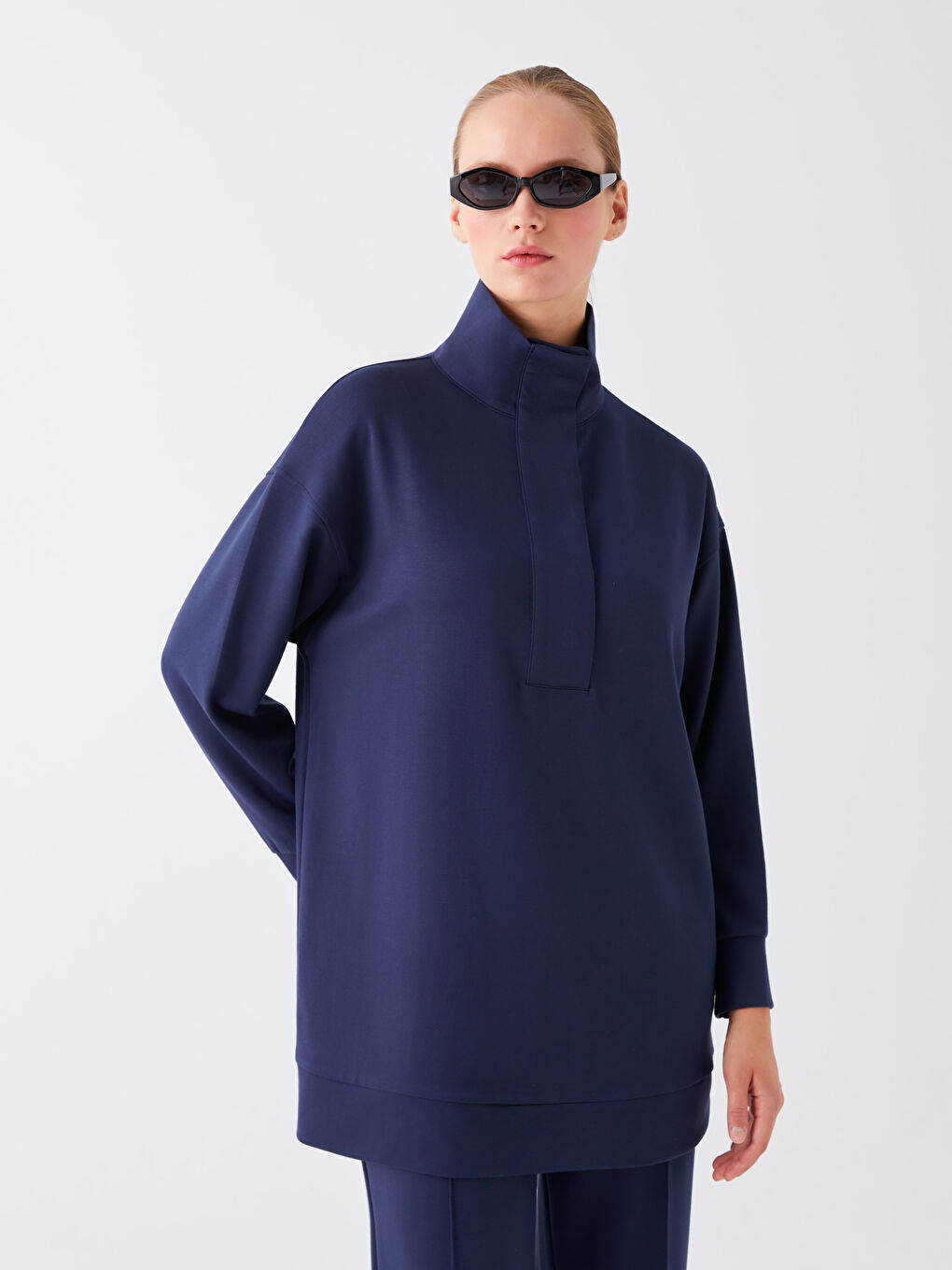 Lacivert Dik Yaka Düz Uzun Kollu Kadın Tunik-1