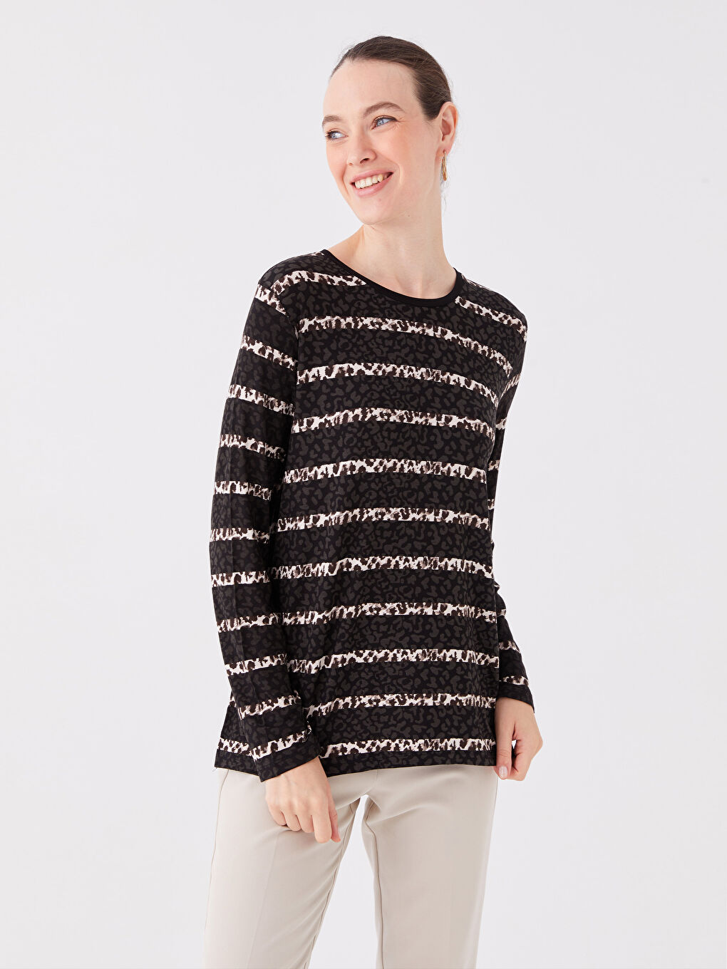 Bej Bisiklet Yaka Desenli Uzun Kollu Kadın Bluz