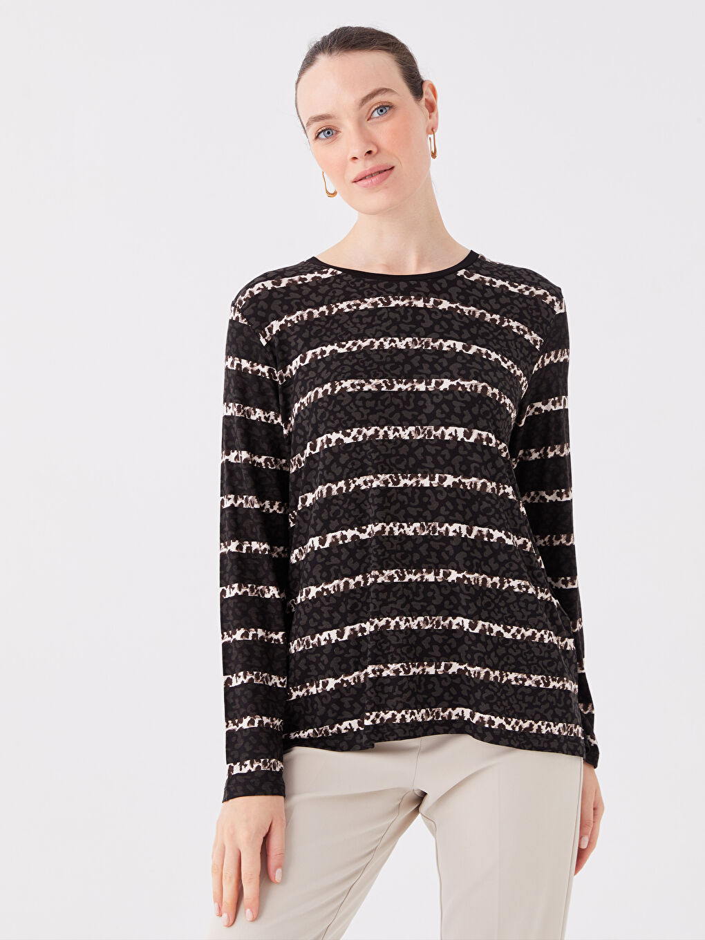 Bej Bisiklet Yaka Desenli Uzun Kollu Kadın Bluz-1