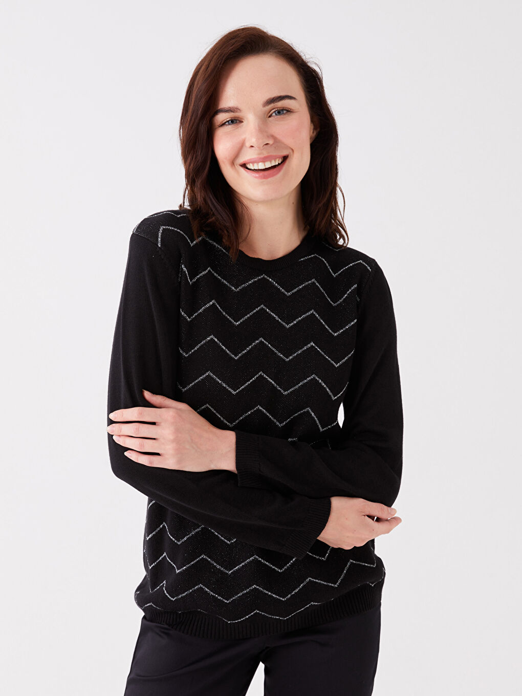 Siyah Bisiklet Yaka Kendinden Desenli Uzun Kollu Kadın Triko Kazak-1