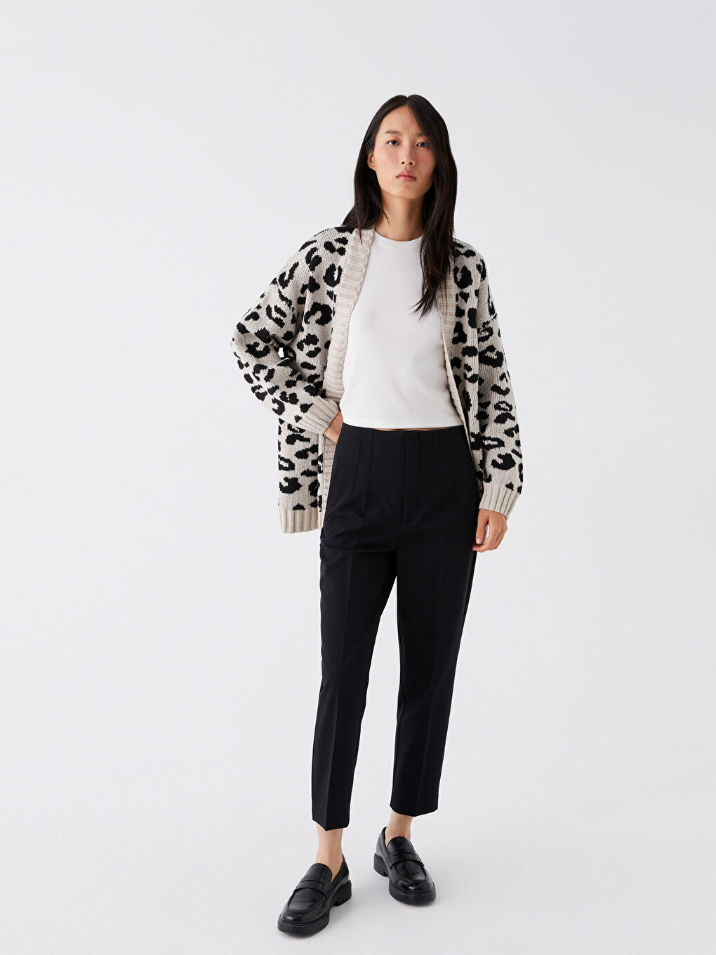 Siyah Kadın Havuç Kesim Düz Pantolon