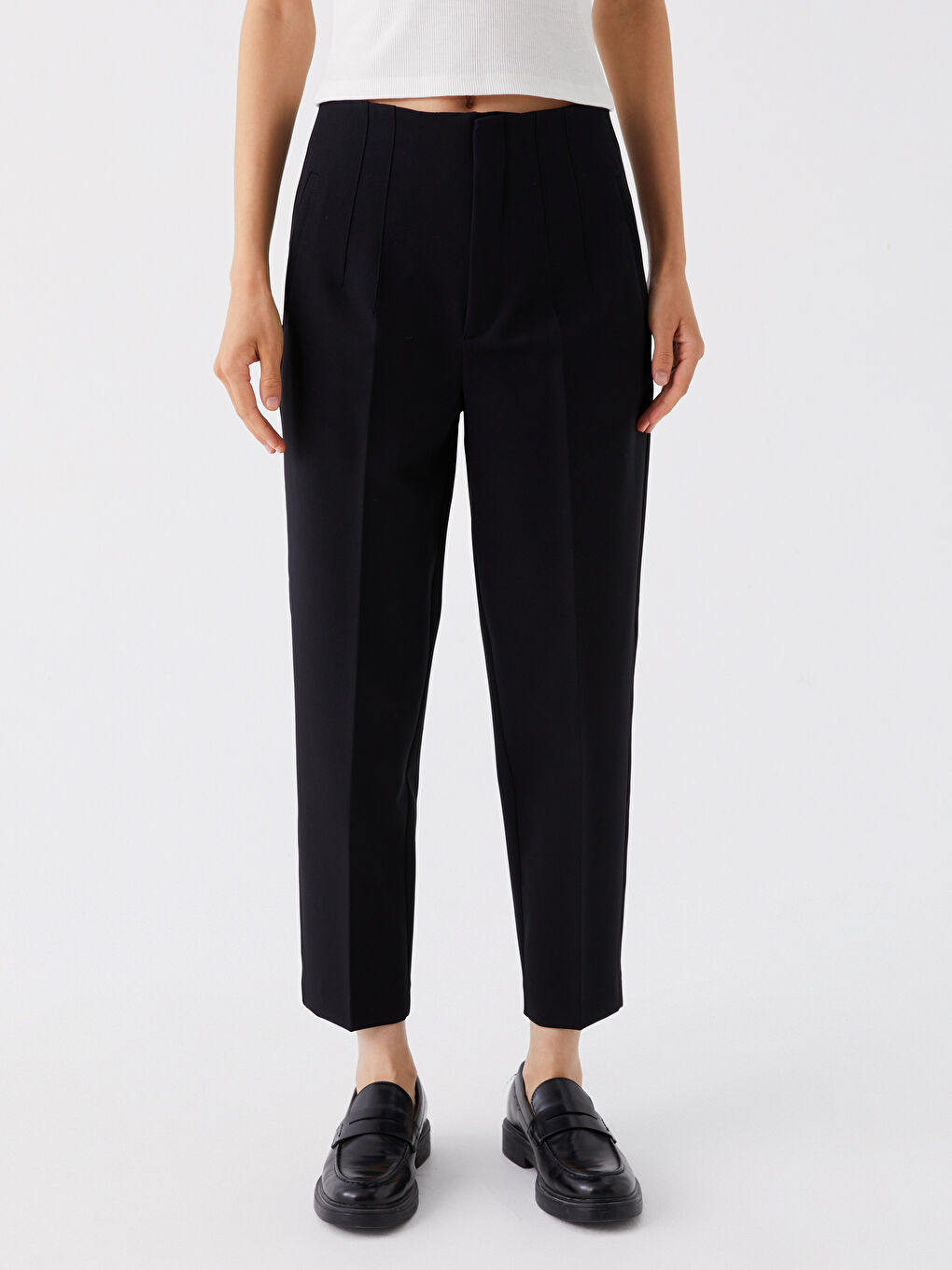 Siyah Kadın Havuç Kesim Düz Pantolon-1