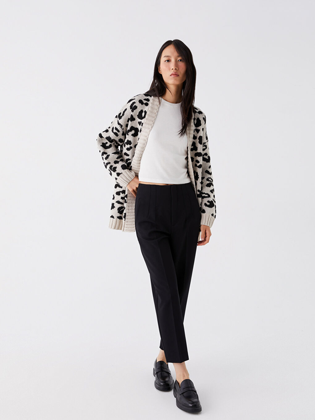 Siyah Kadın Havuç Kesim Düz Pantolon-2