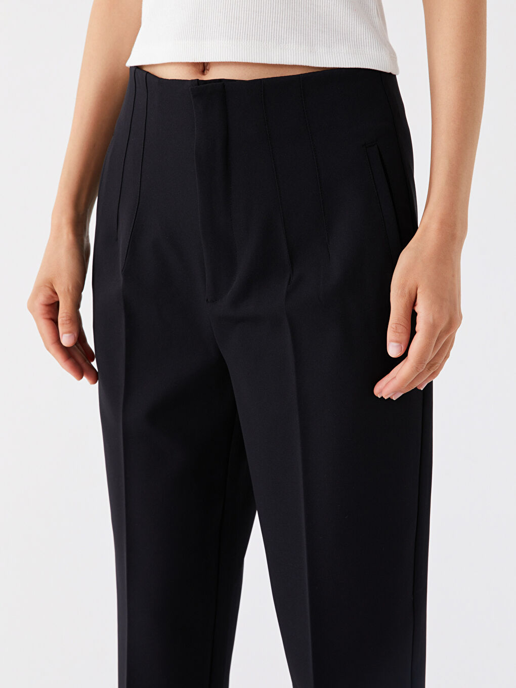 Siyah Kadın Havuç Kesim Düz Pantolon-3