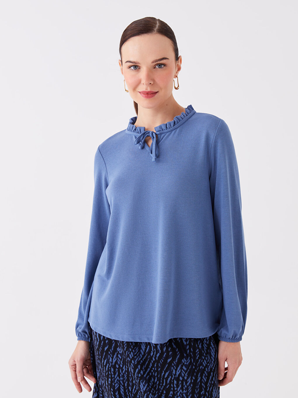 Mavi Bağlamalı Yaka Düz Uzun Kollu Kadın Bluz-1