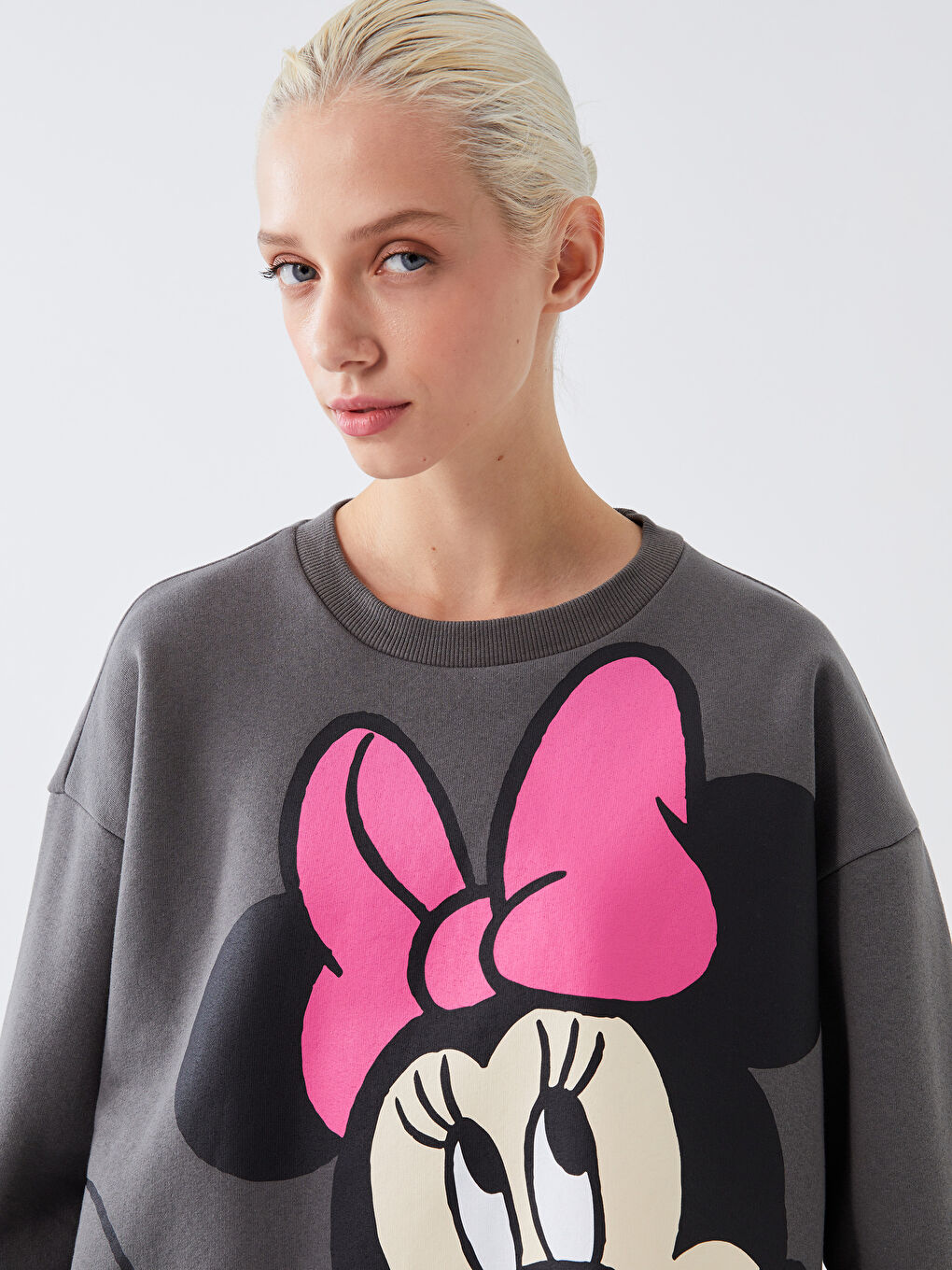 XSIDE Antrasit Bisiklet Yaka Minnie Mouse Baskılı Oversize Kadın Kalın Sweatshirt - 1