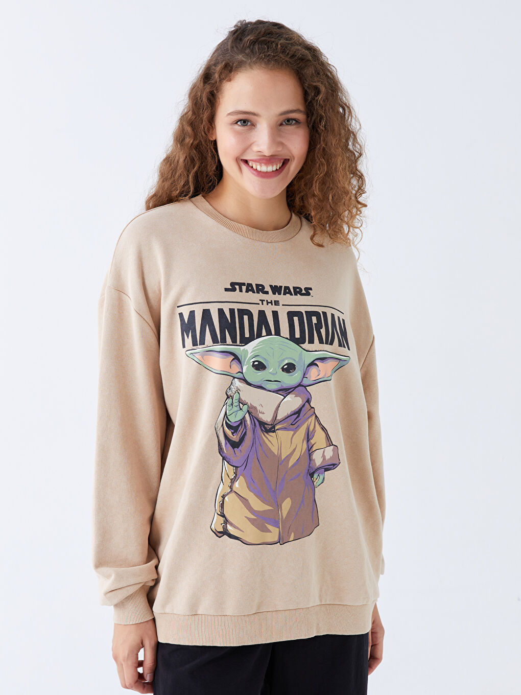 XSIDE Bej Bisiklet Yaka Yoda Baskılı Oversize Kadın Kalın Sweatshirt - 1