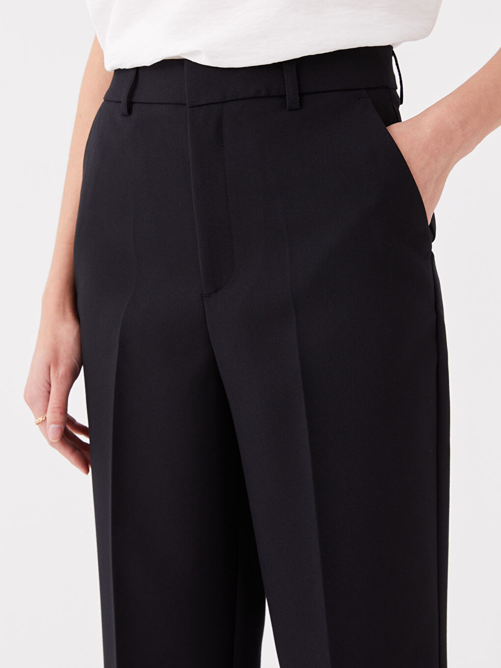 Siyah Kadın Havuç Kesim Düz Pantolon-1