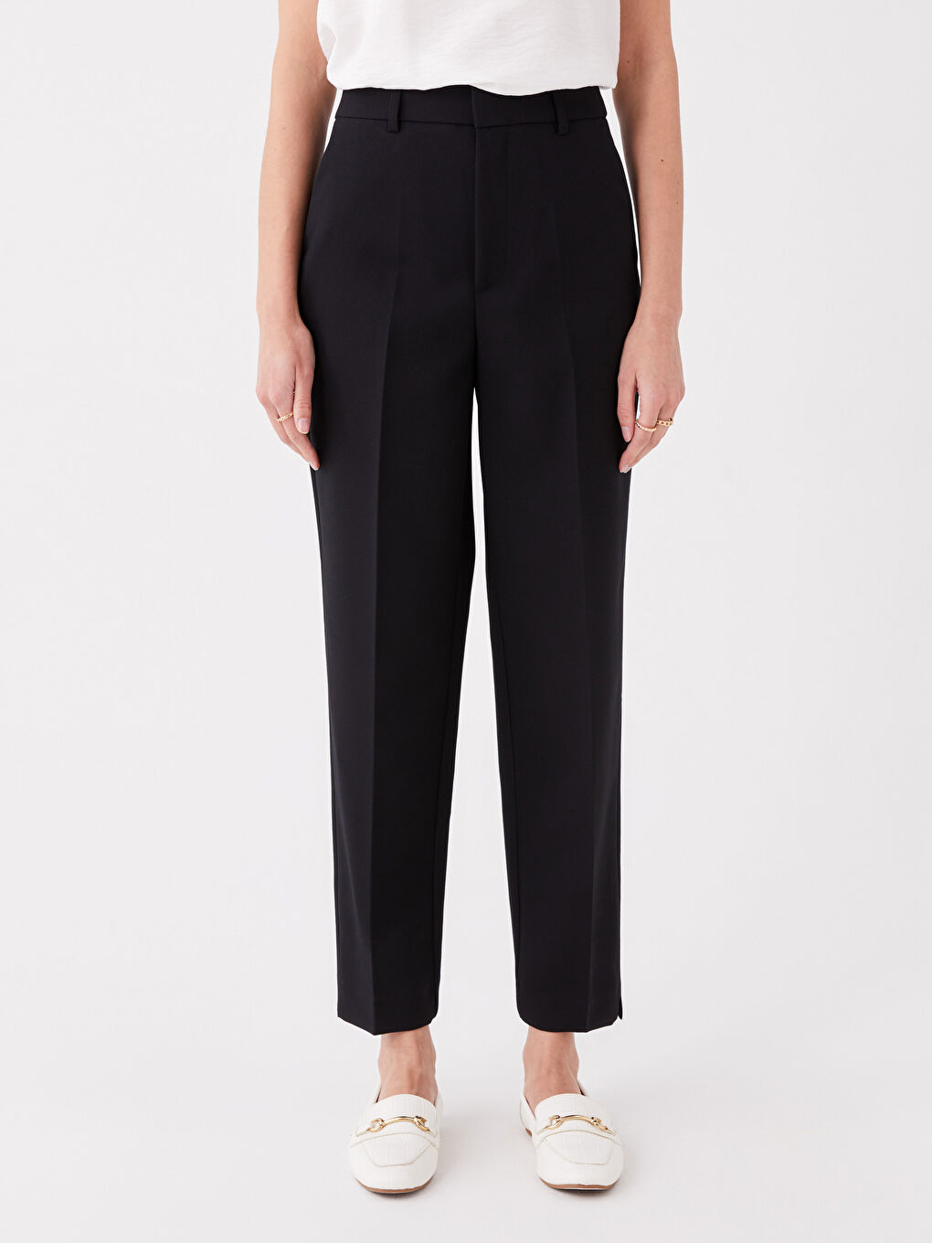 Siyah Kadın Havuç Kesim Düz Pantolon-2