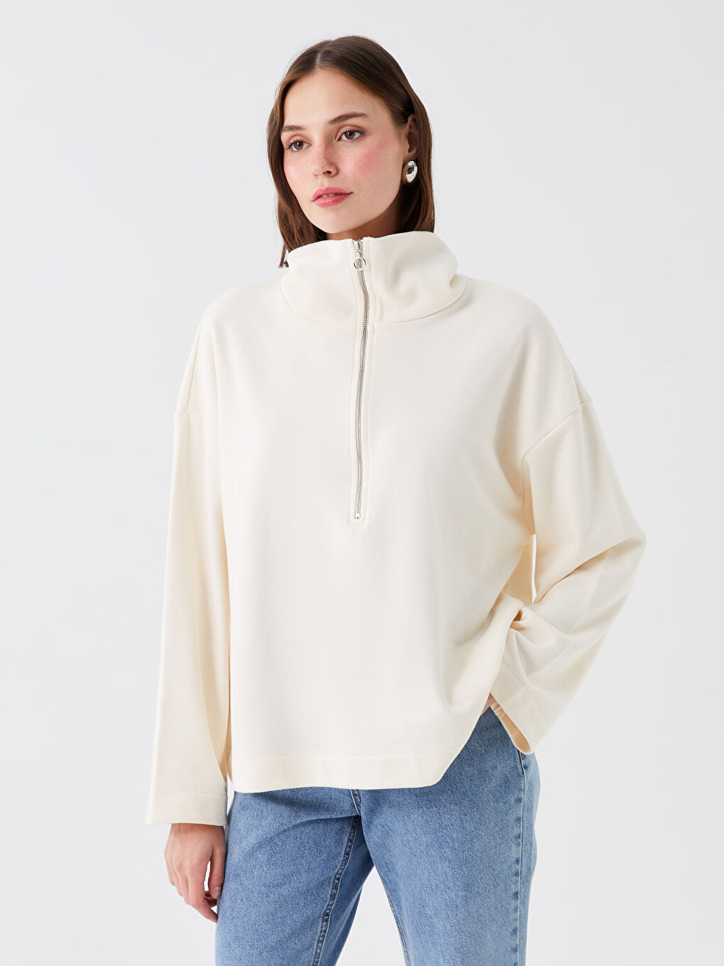 Ekru Dik Yaka Oversize Kadın Sweatshirt