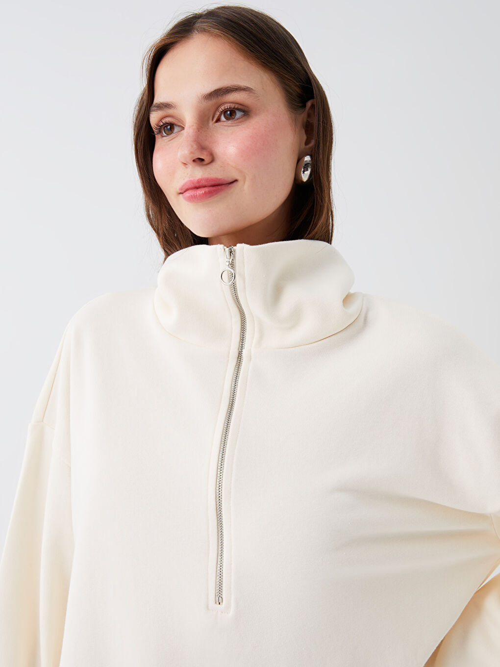 Ekru Dik Yaka Oversize Kadın Sweatshirt-1