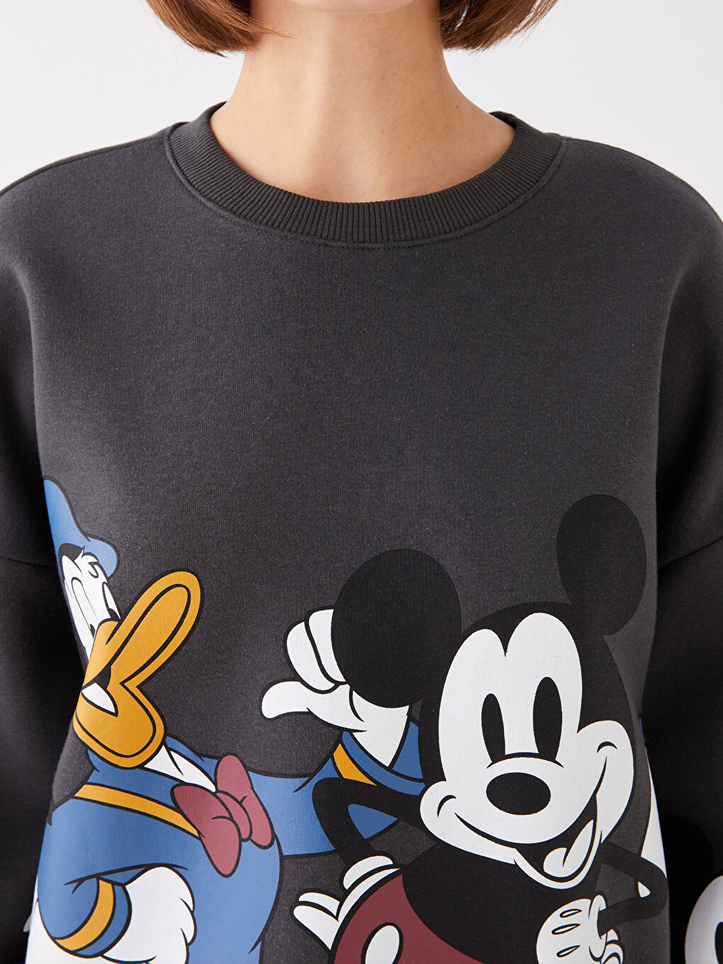 LCW Vision Antrasit Bisiklet Yaka Mickey ve Arkadaşları Baskılı Uzun Kollu Oversize Kadın Sweatshirt Tunik - 3