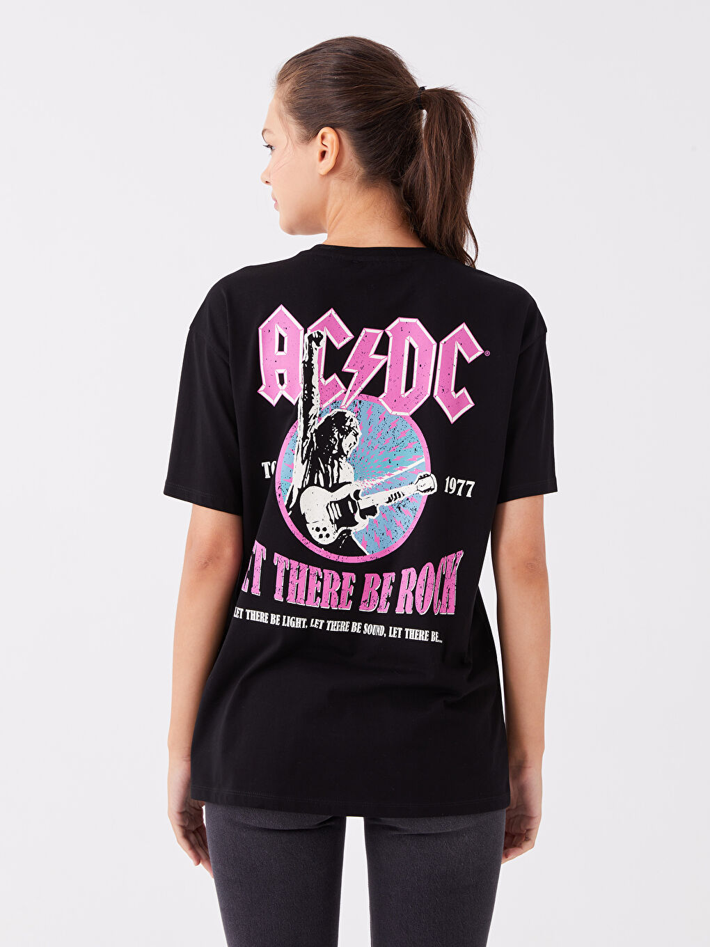 XSIDE Yeni Siyah Bisiklet Yaka AC/DC Baskılı Kısa Kollu Kadın Tişört - 4