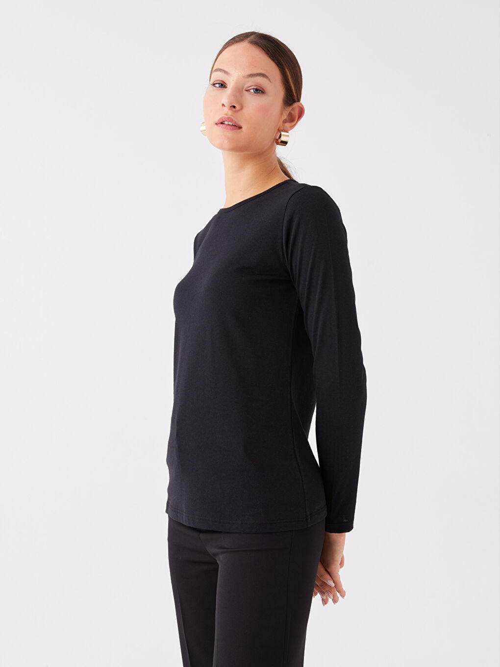 Siyah Bisiklet Yaka Düz Uzun Kollu Kadın Tişört