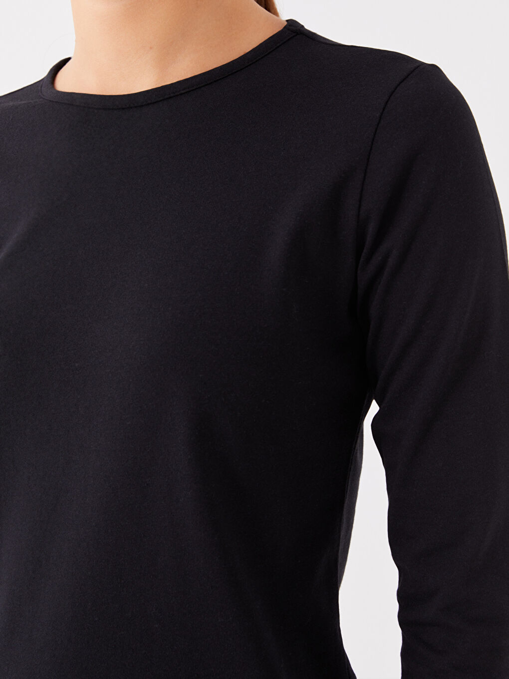 Siyah Bisiklet Yaka Düz Uzun Kollu Kadın Tişört-3