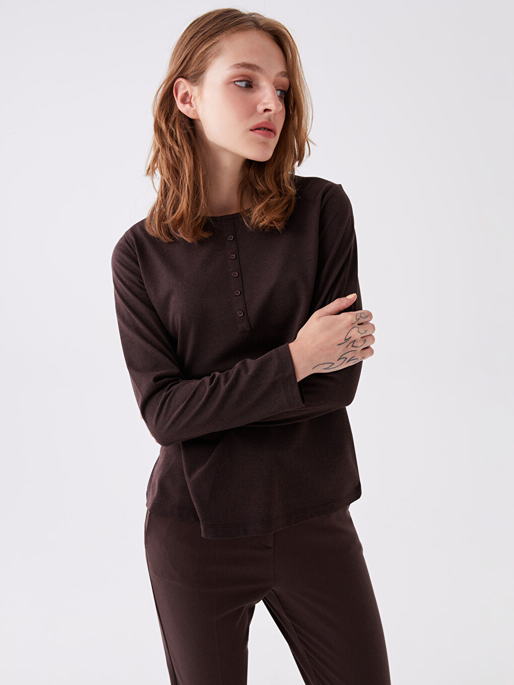 Kahverengi Bisiklet Yaka Düz Uzun Kollu Kadın Tişört-1