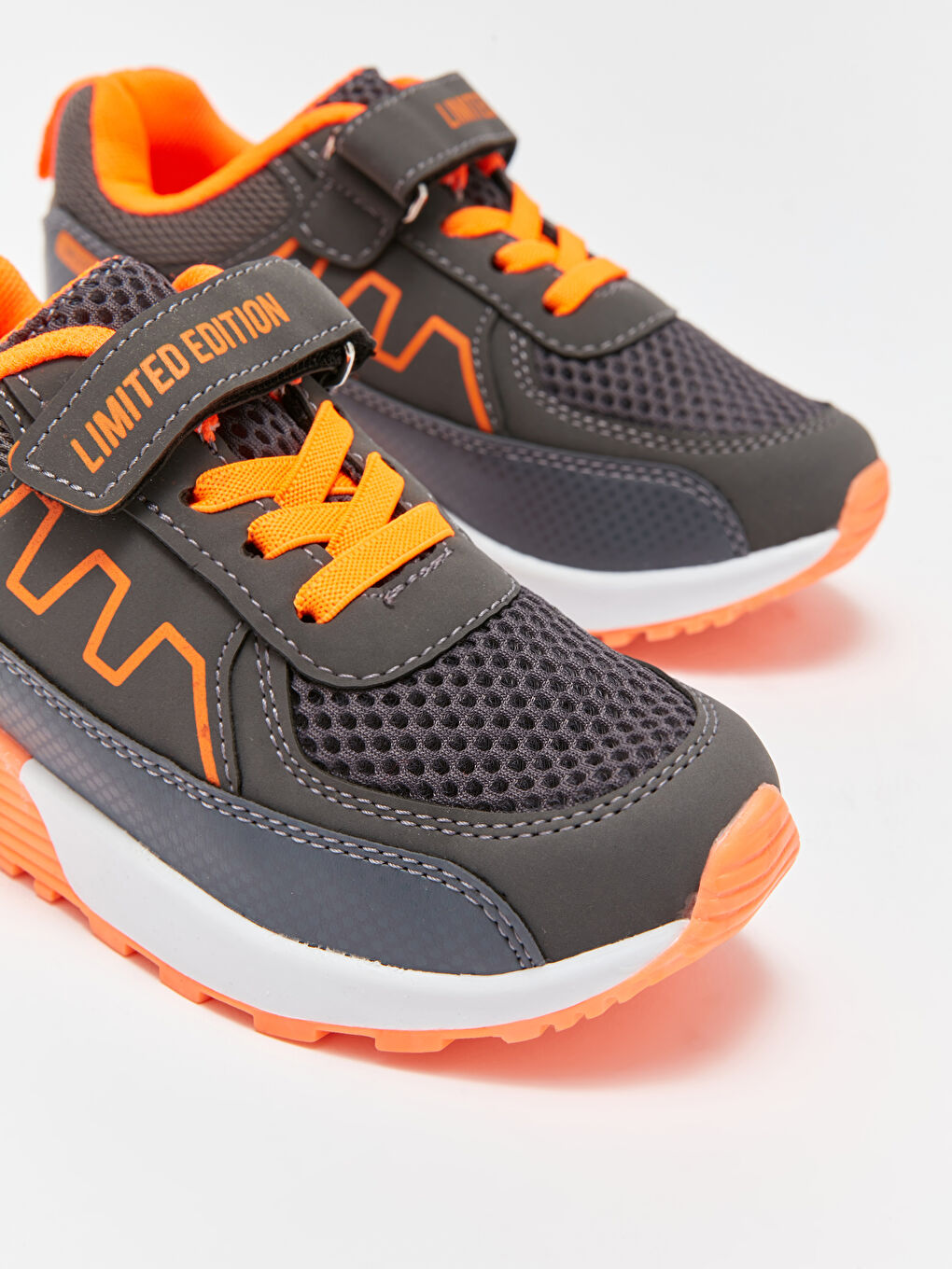 Turuncu Bağcık ve Cırt Cırtlı Erkek Çocuk Spor Ayakkabı-2
