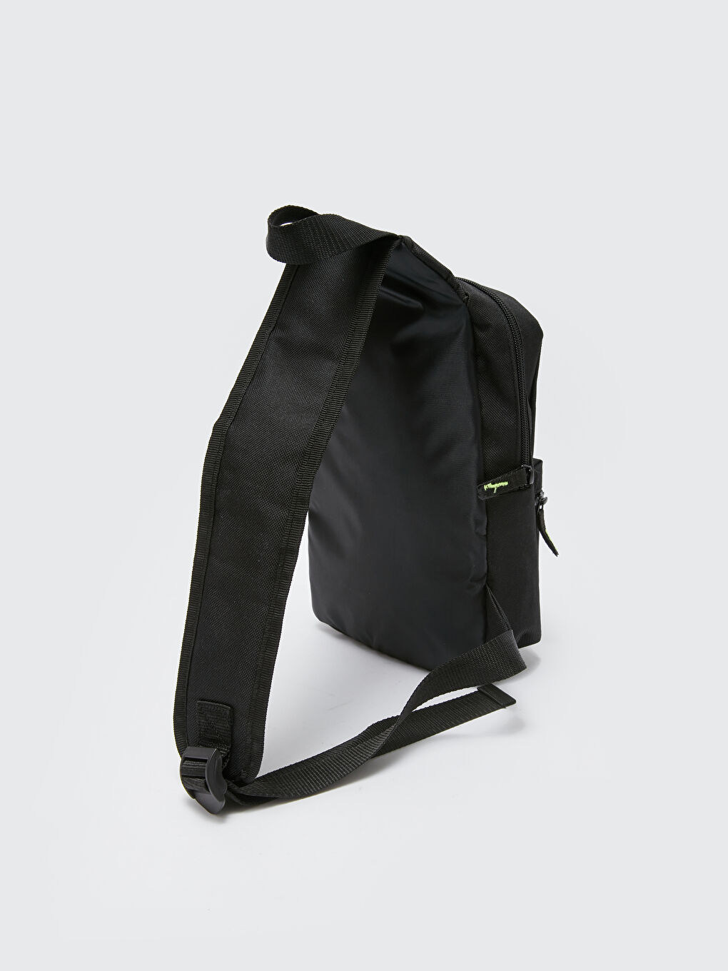 Siyah Etiket Detaylı Erkek Çocuk Göğüs Çantası-1