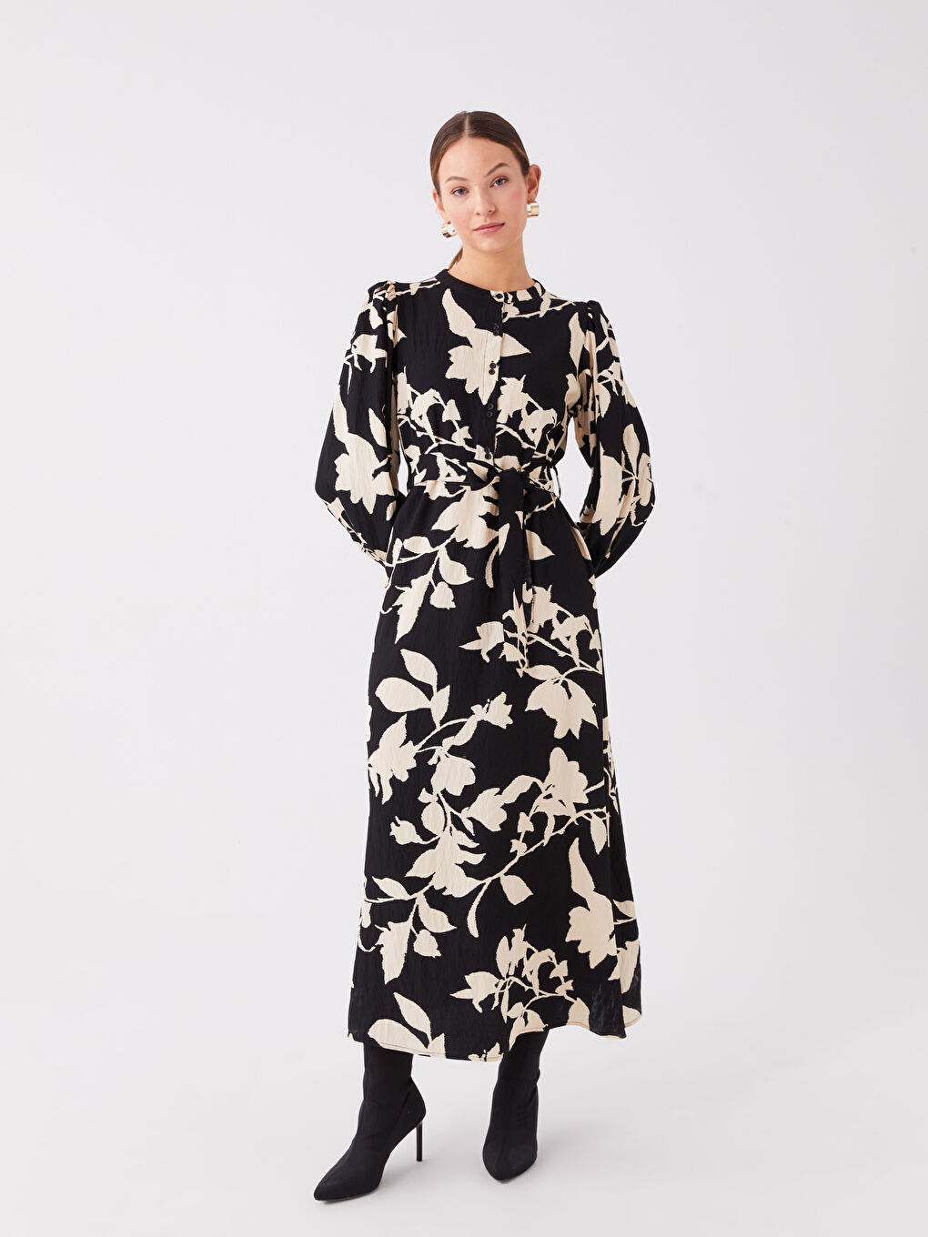 فستان نسائي بأكمام طويلة وياقة الجد مطبوع-1