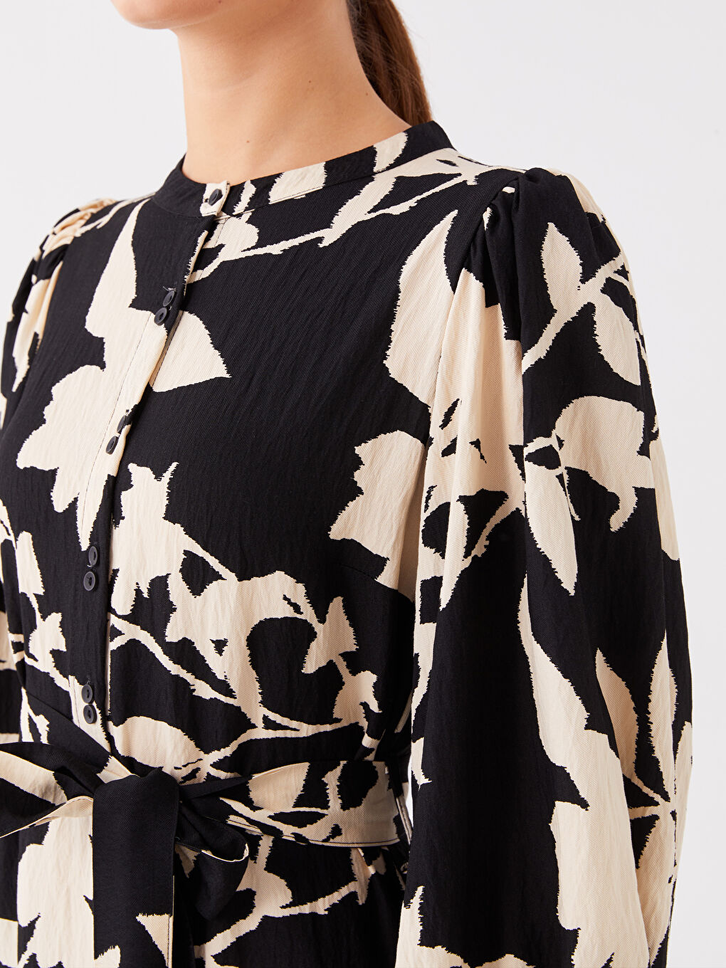 فستان نسائي بأكمام طويلة وياقة الجد مطبوع-3