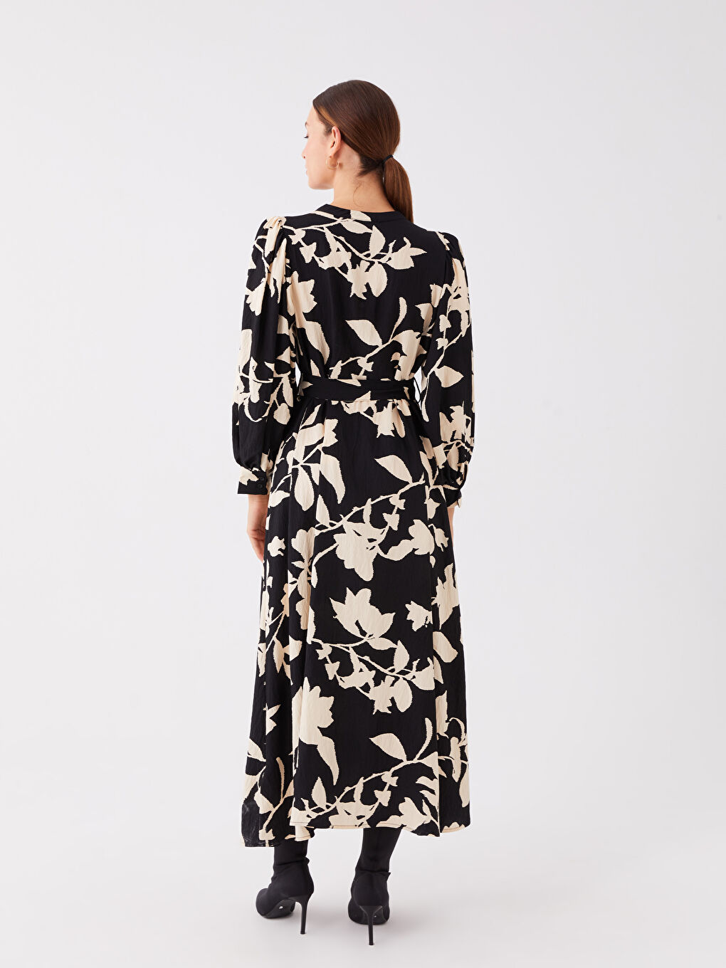 فستان نسائي بأكمام طويلة وياقة الجد مطبوع-4