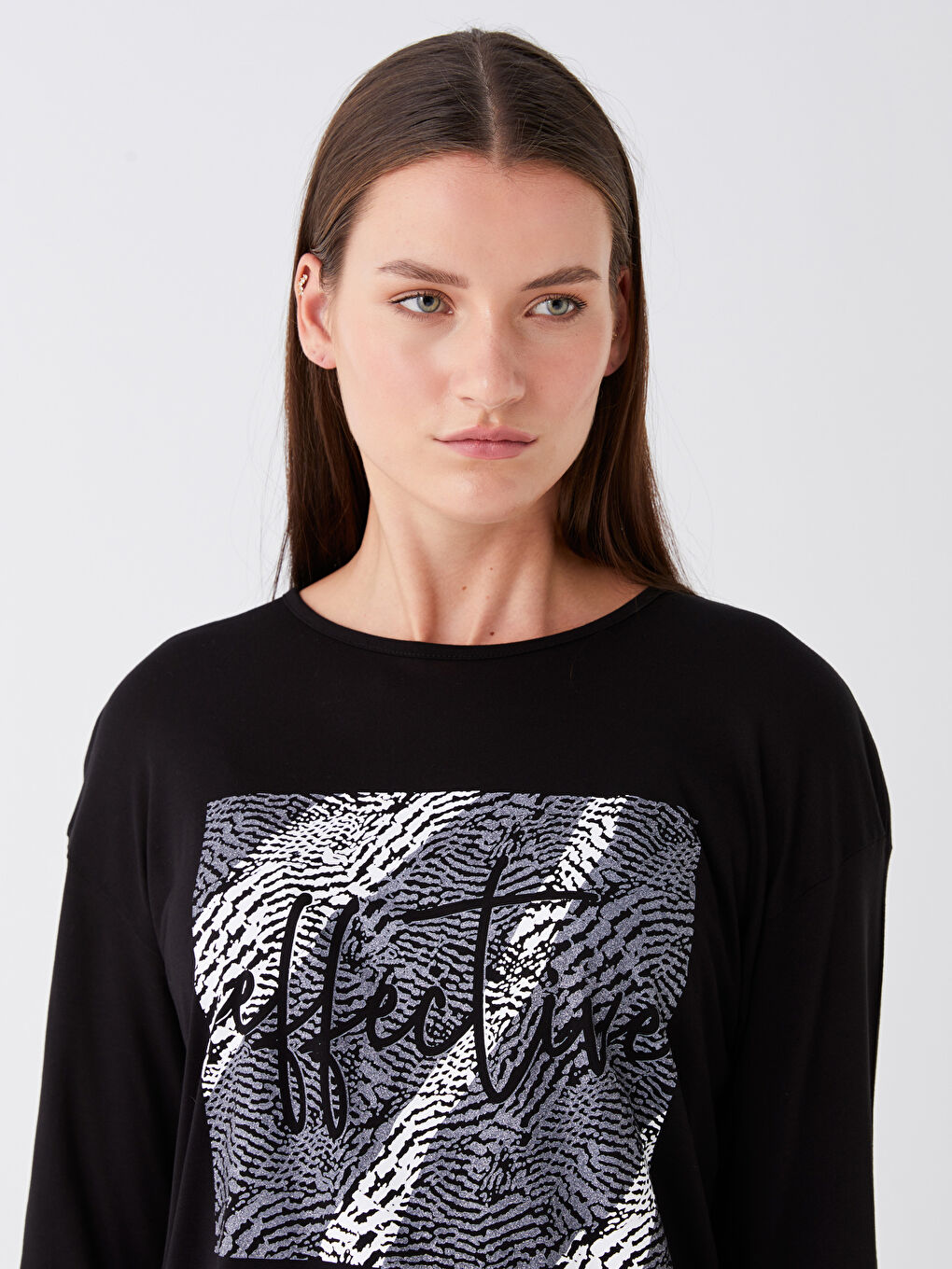Siyah Bisiklet Yaka Baskılı Uzun Kollu Kadın Tişört-2