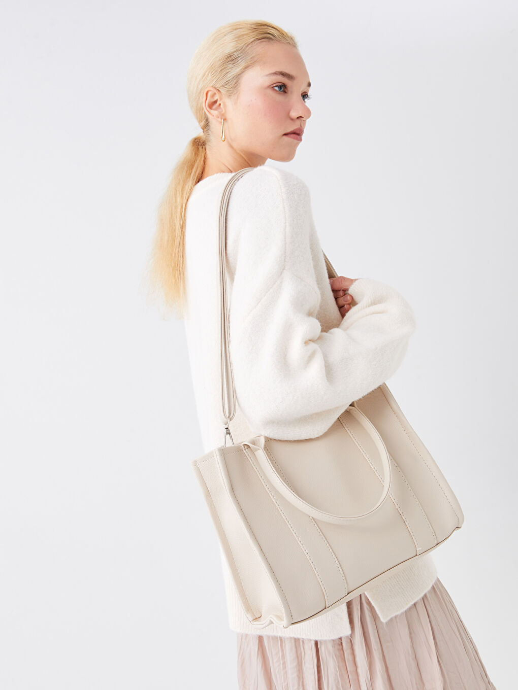 Ekru Deri Görünümlü Kadın El Çantası