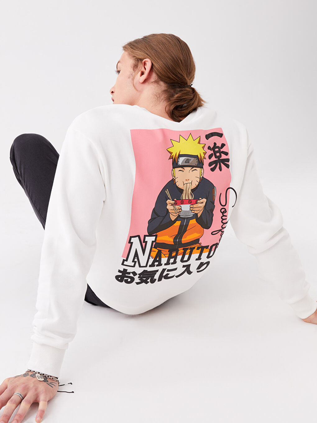 XSIDE Kırık Beyaz Bisiklet Yaka Uzun Kollu Naruto Baskılı Erkek Sweatshirt