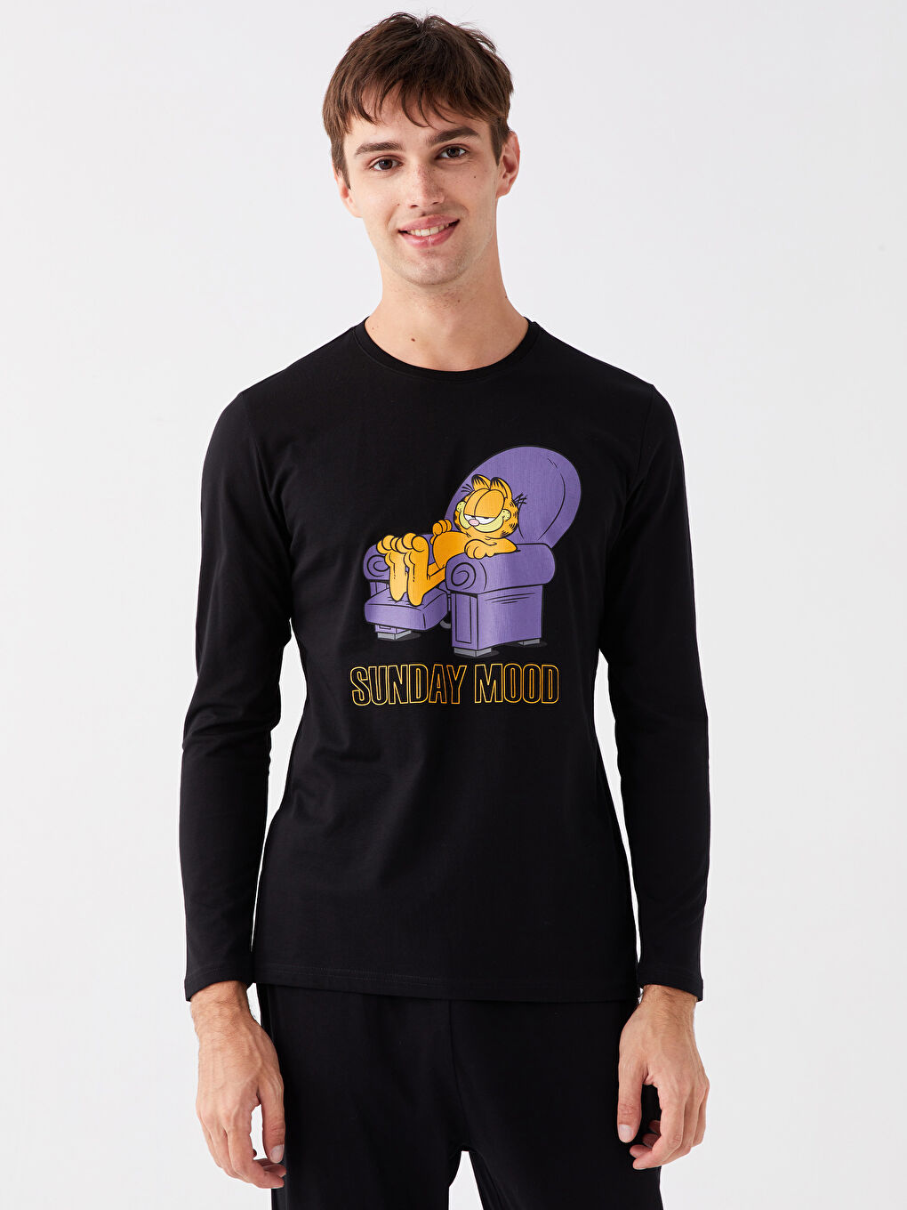 Siyah Standart Kalıp Garfield Baskılı Erkek Pijama Takımı-1