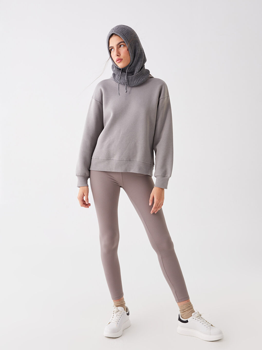 Antrasit Bağcıklı ve Boyunluklu Kadın Triko Bere-1