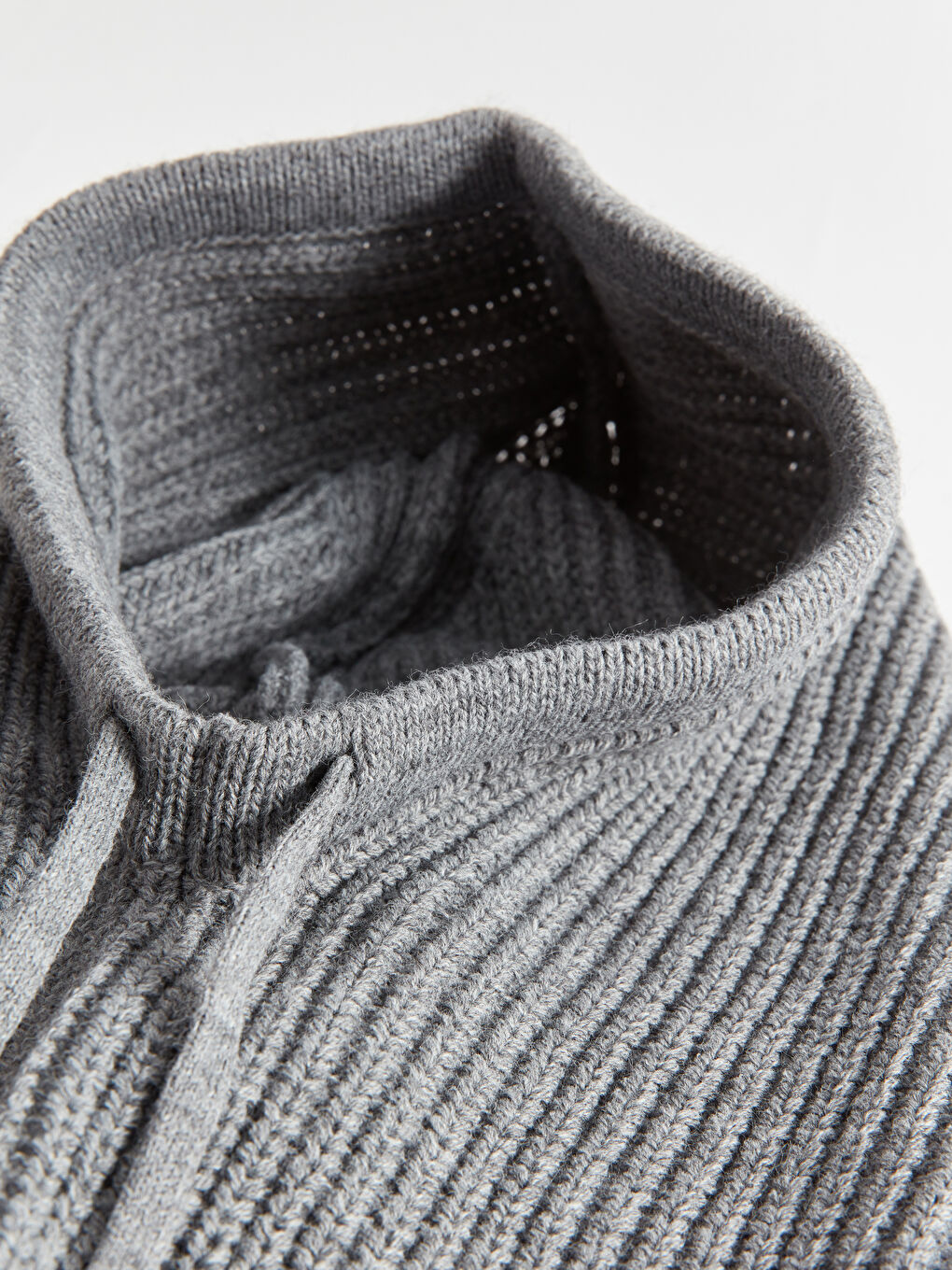 Antrasit Bağcıklı ve Boyunluklu Kadın Triko Bere-3