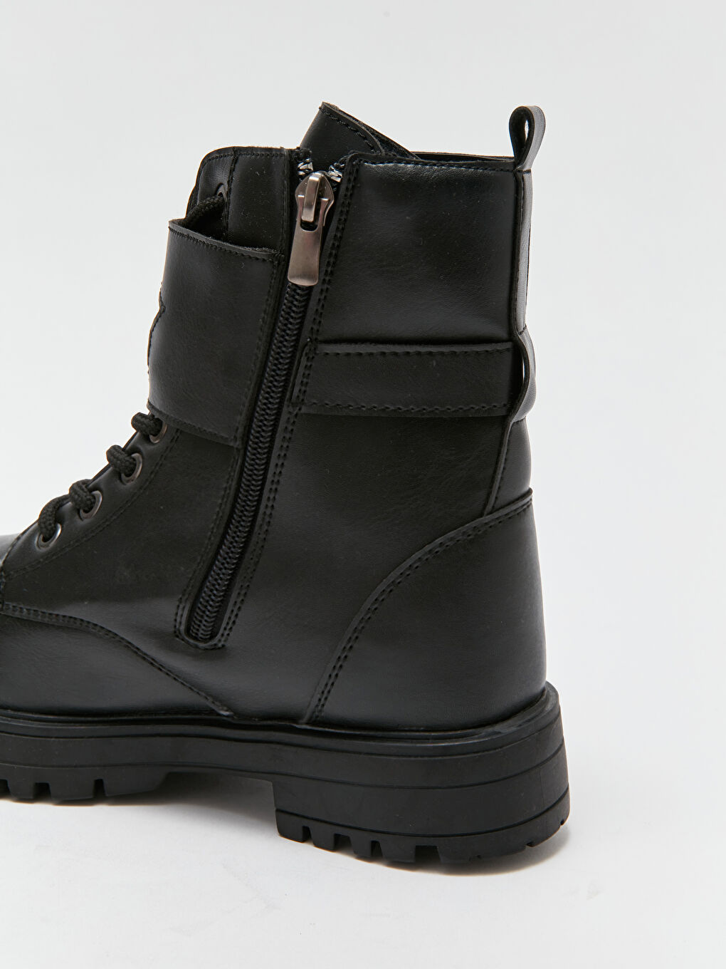 Siyah Deri Görünümlü Kız Çocuk Bot-5