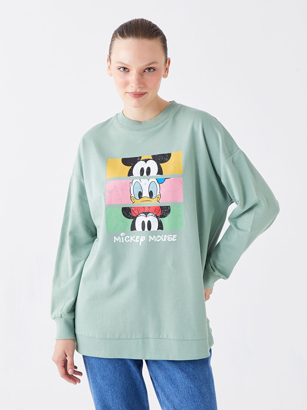 LCW Modest Mat Yeşil Bisiklet Yaka Mickey Mouse Baskılı Uzun Kollu Oversize Kadın Tunik