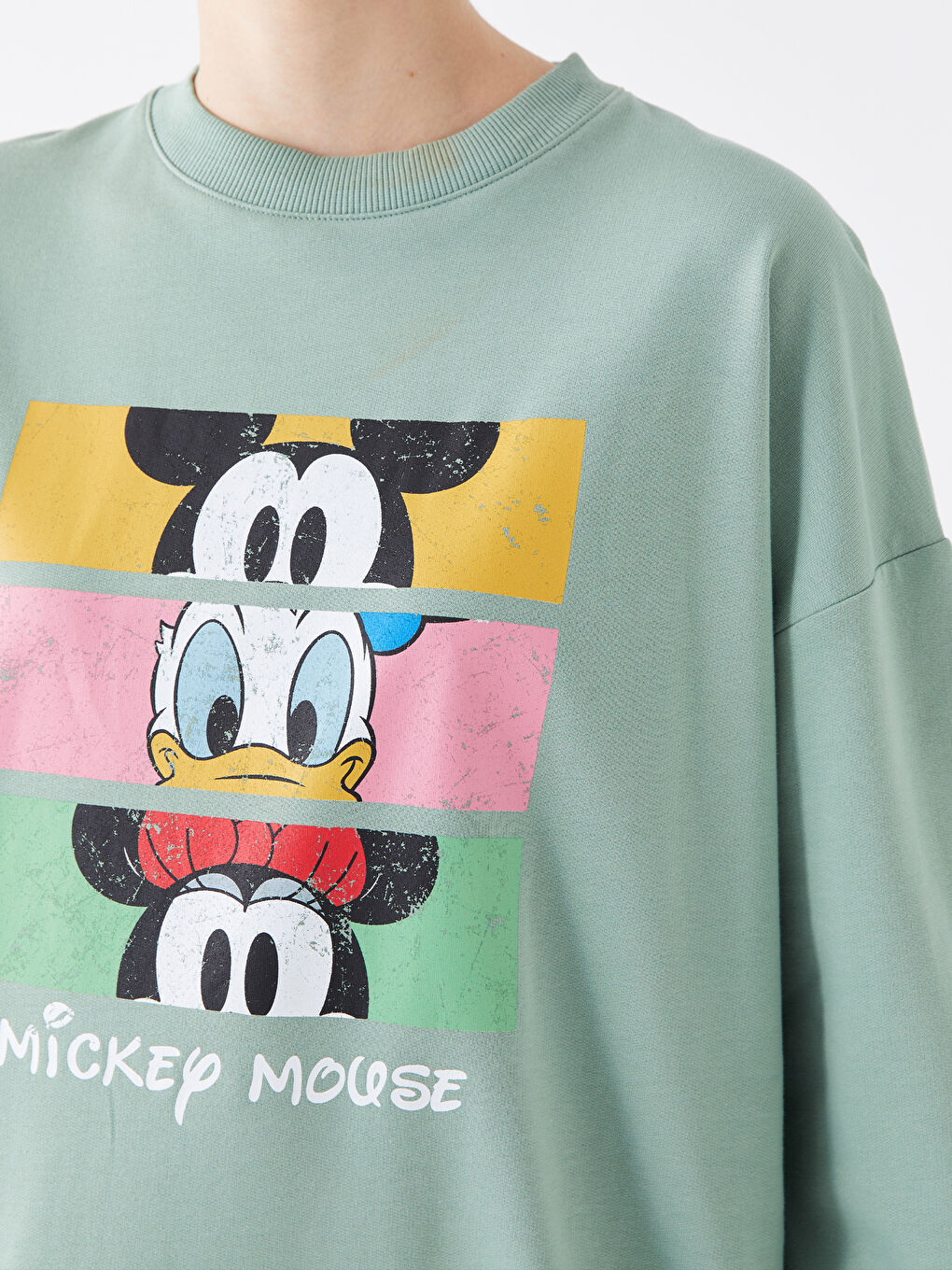 LCW Modest Mat Yeşil Bisiklet Yaka Mickey Mouse Baskılı Uzun Kollu Oversize Kadın Tunik - 3