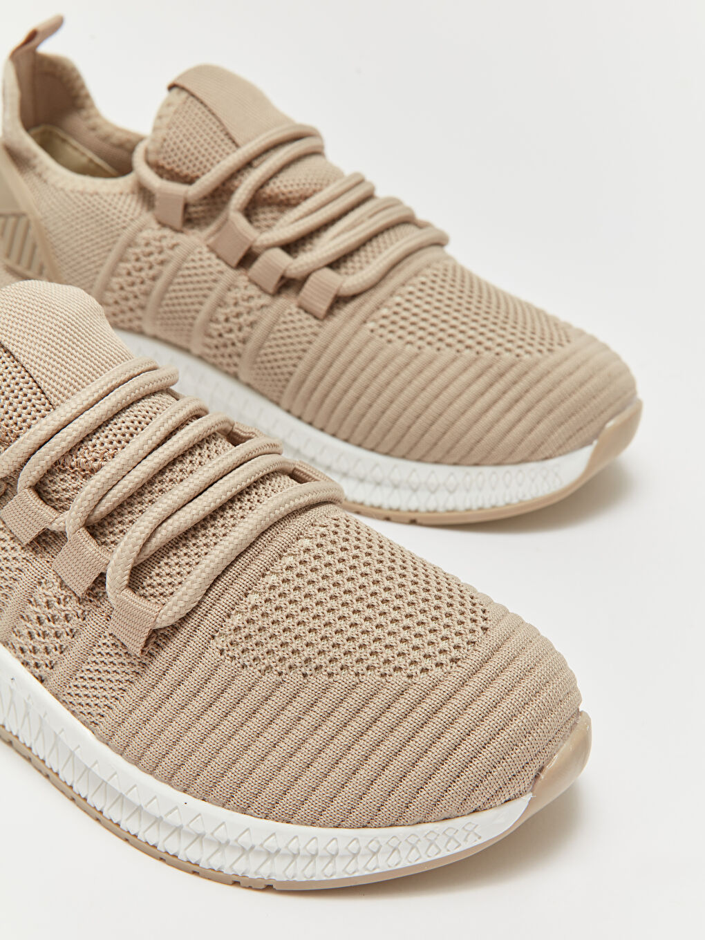 Bej Bağcıklı File Detaylı Kadın Aktif Spor Ayakkabı-2