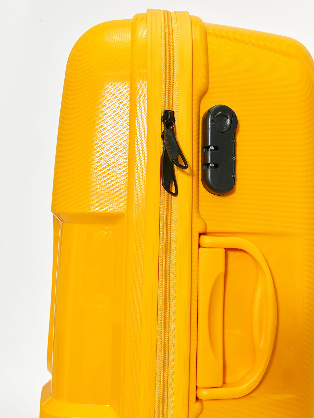 Sarı Kilit Detaylı Çekme Mekanizmalı Büyük Boy Valiz-4