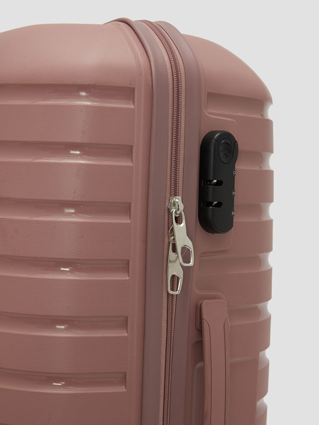 Pembe Kilit Detaylı Çekme Mekanizmalı Büyük Boy Valiz-4