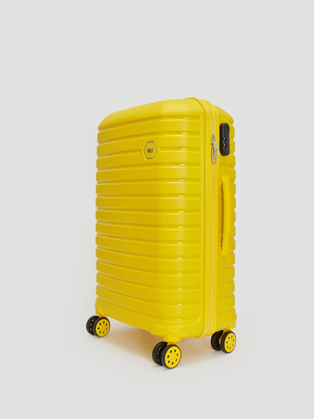 Sarı Kilit Detaylı Çekme Mekanizmalı Orta Boy Valiz-1