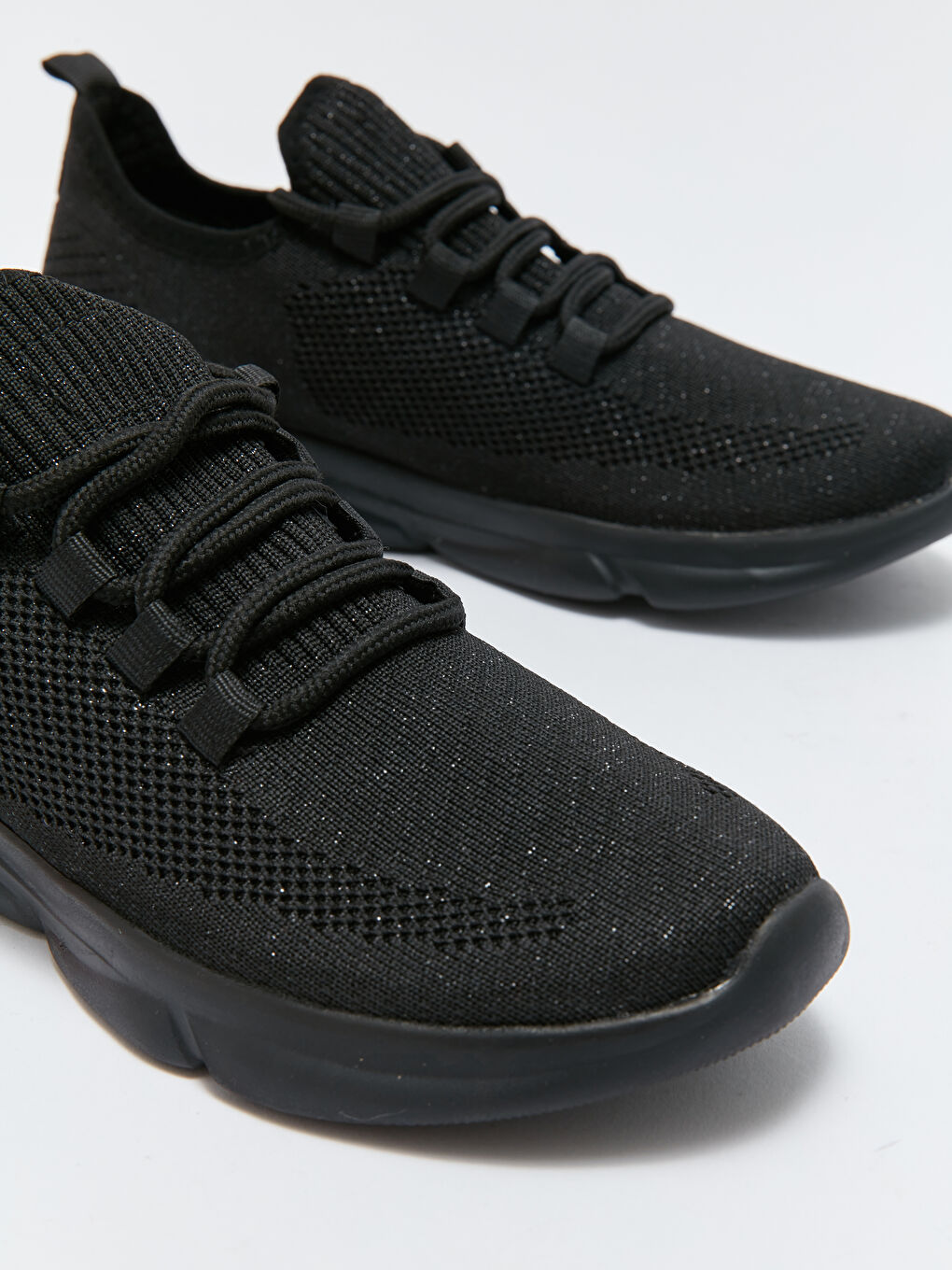 Siyah File Detaylı Bağcıklı Kadın Spor Ayakkabı-2