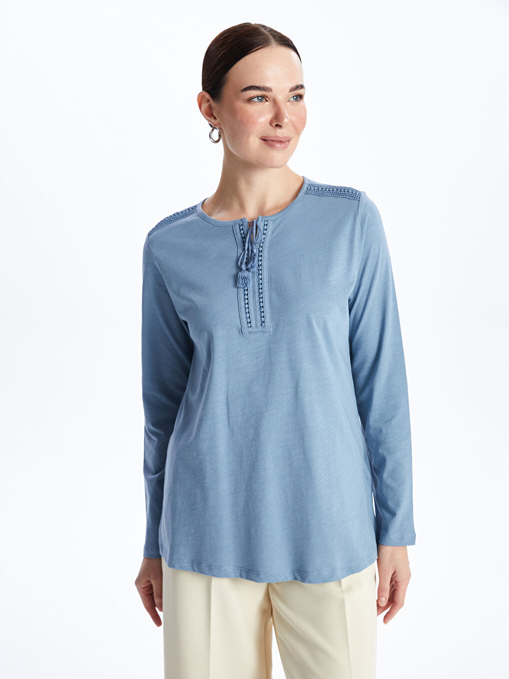 Petrol Bağlamalı Yaka Nakışlı Uzun Kollu Kadın Bluz