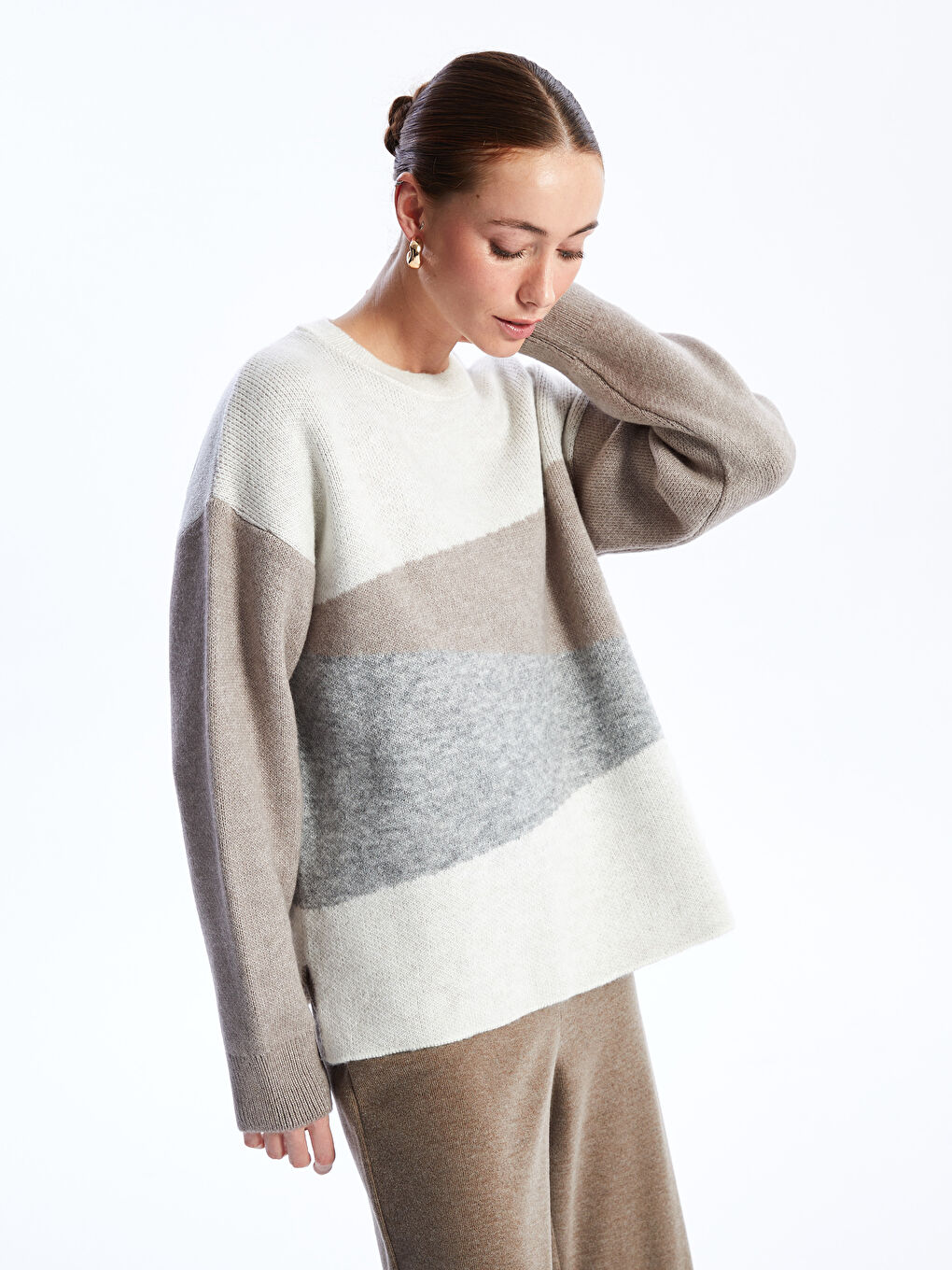 LCWAIKIKI Classic Crew Neck Color Block Long Sleeve Women's Knitwear Sweater -W3G648Z8-VBR