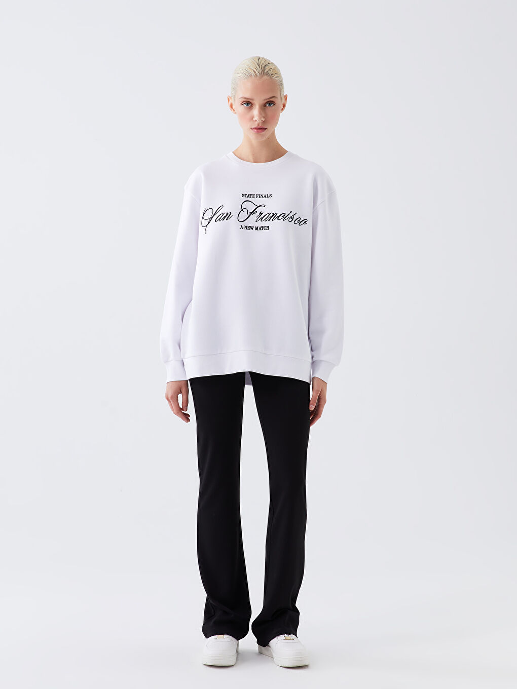 Crew Neck Embroidered Women's Thick Sweatshirt-2