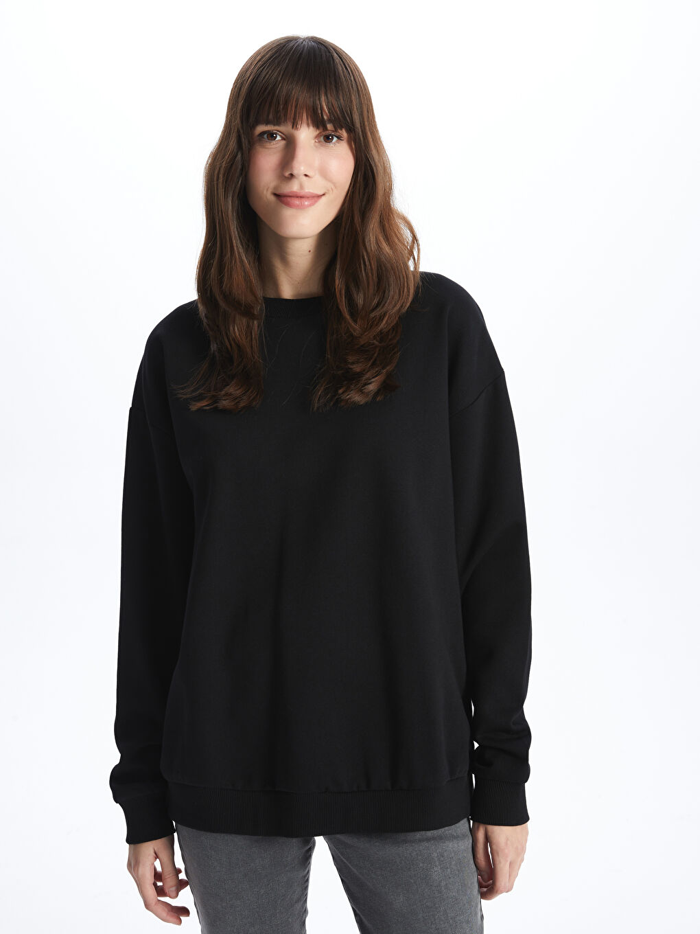 سويت شيرت تخين سادة بياقة دائرية للسيدات-1