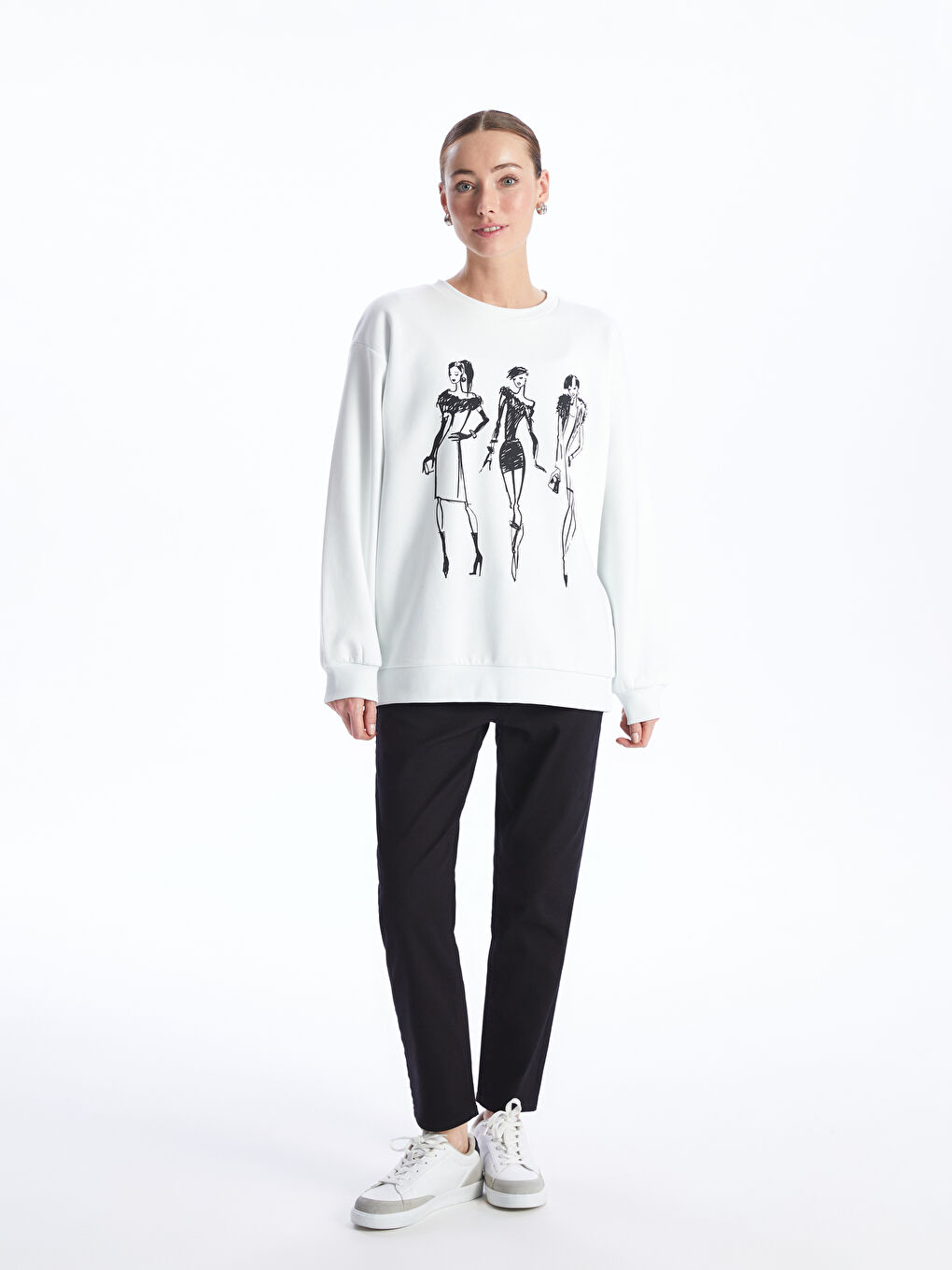 سويت شيرت تخين مطبوع بياقة دائرية للسيدات-2