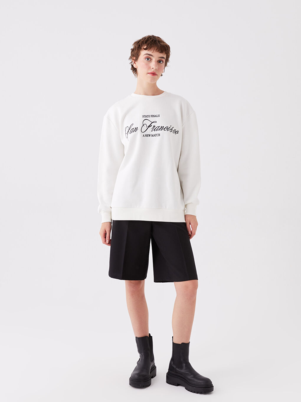 سويت شيرت تخين مطرز بياقة دائرية للسيدات-2