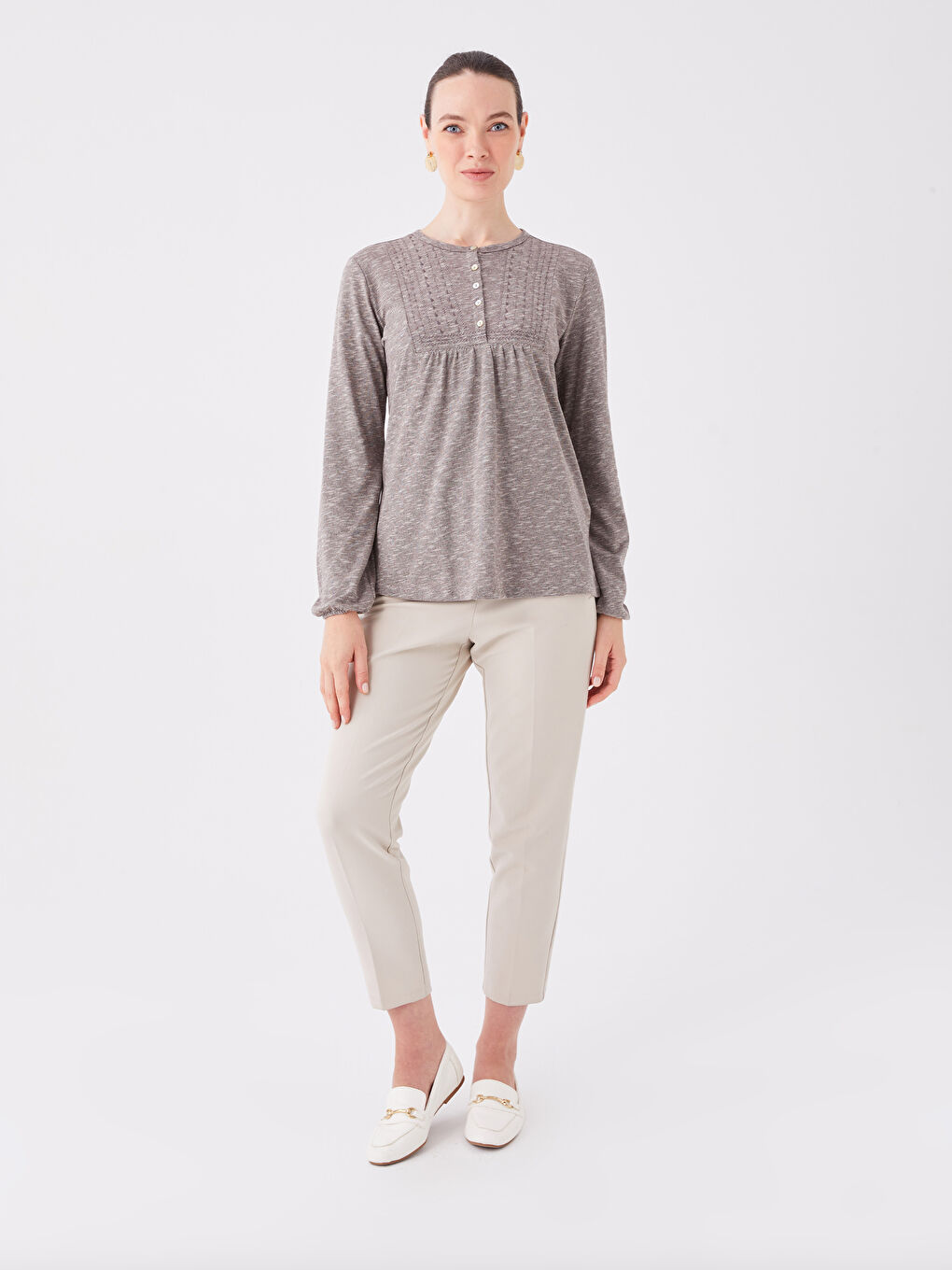 Bej Bisiklet Yaka Nakışlı Uzun Kollu Kadın Bluz-2