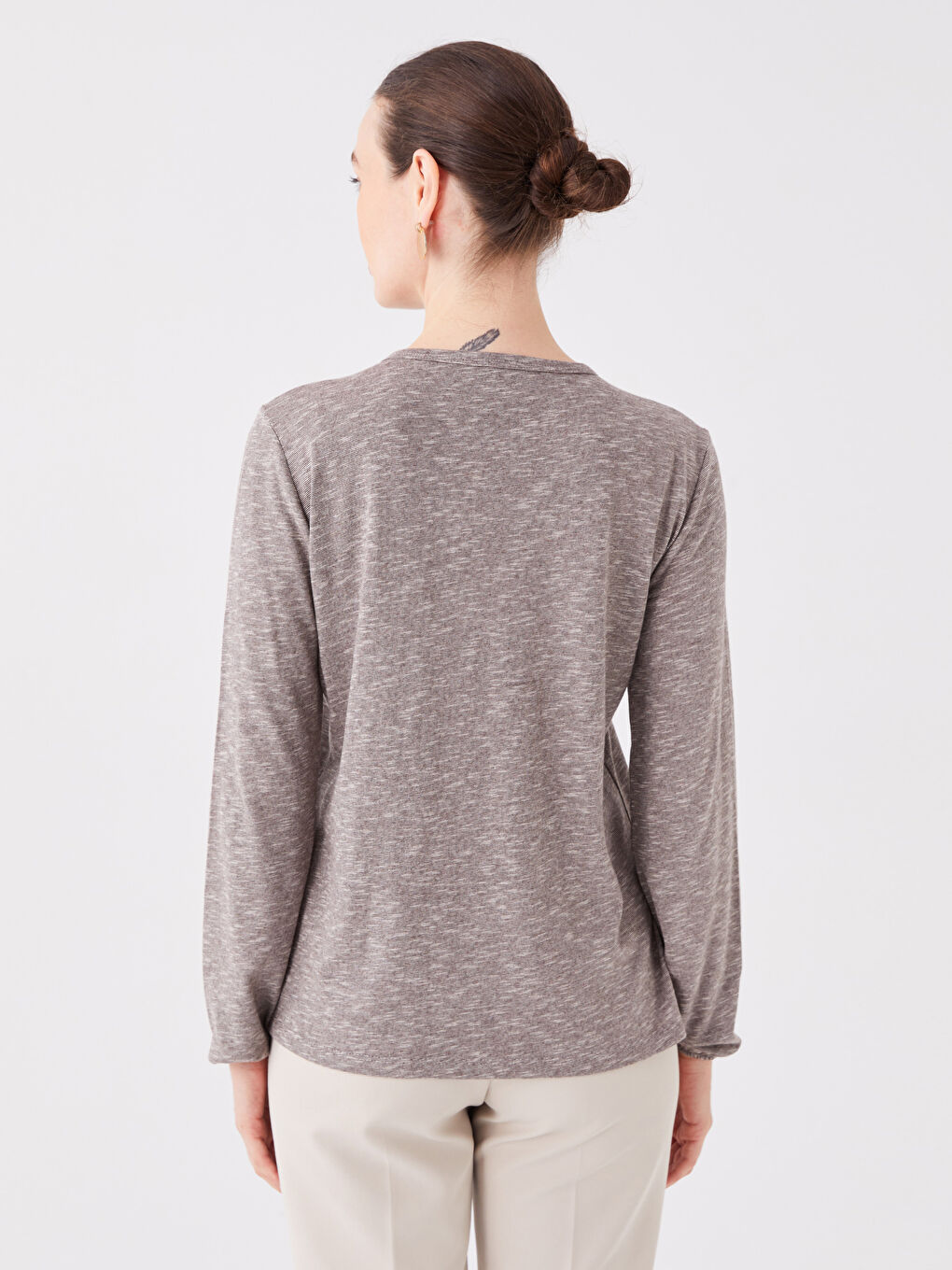 Bej Bisiklet Yaka Nakışlı Uzun Kollu Kadın Bluz-4