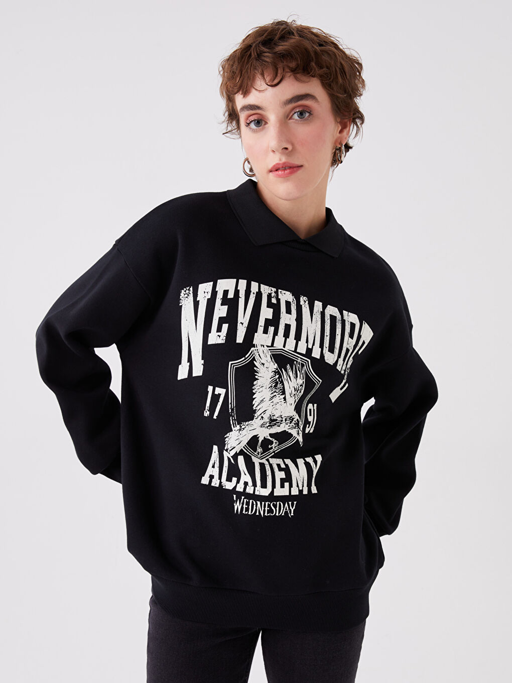 XSIDE Yeni Siyah Gömlek Yaka Wednesday Baskılı Uzun Kollu Oversize Kadın Sweatshirt